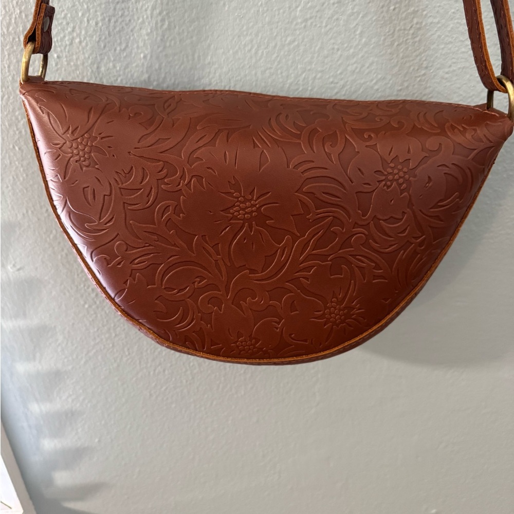 Portland Leather Goods medium Koala sling bag - Picture 3 of 3